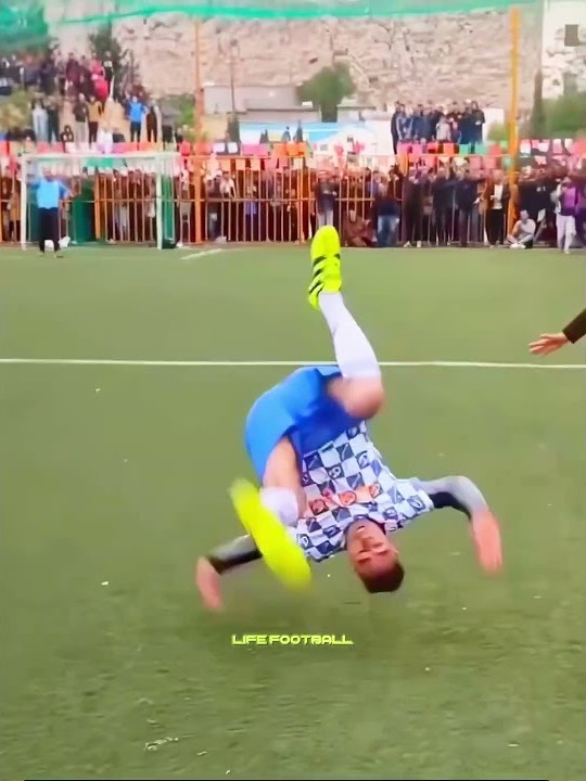 Choucha mid-somersault